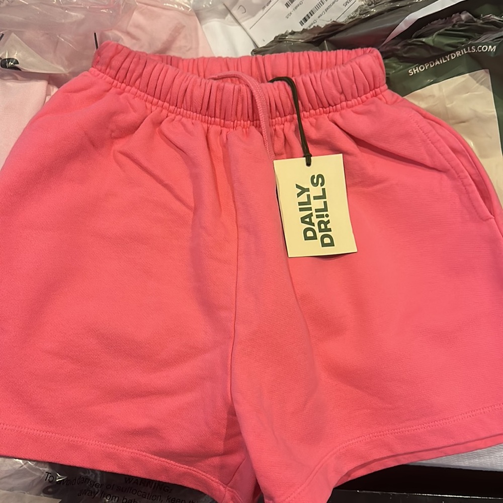 daily drills sweat shorts in color checks size xs/s NWT